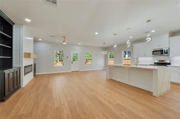 $299,800 | 1614 Robeson Street, Bryan, TX 77803