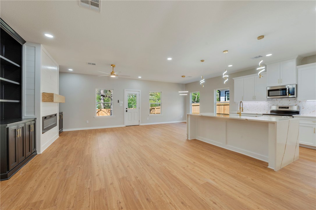 1614 Robeson Street Bryan, TX 77803 - Photo 2 of 19