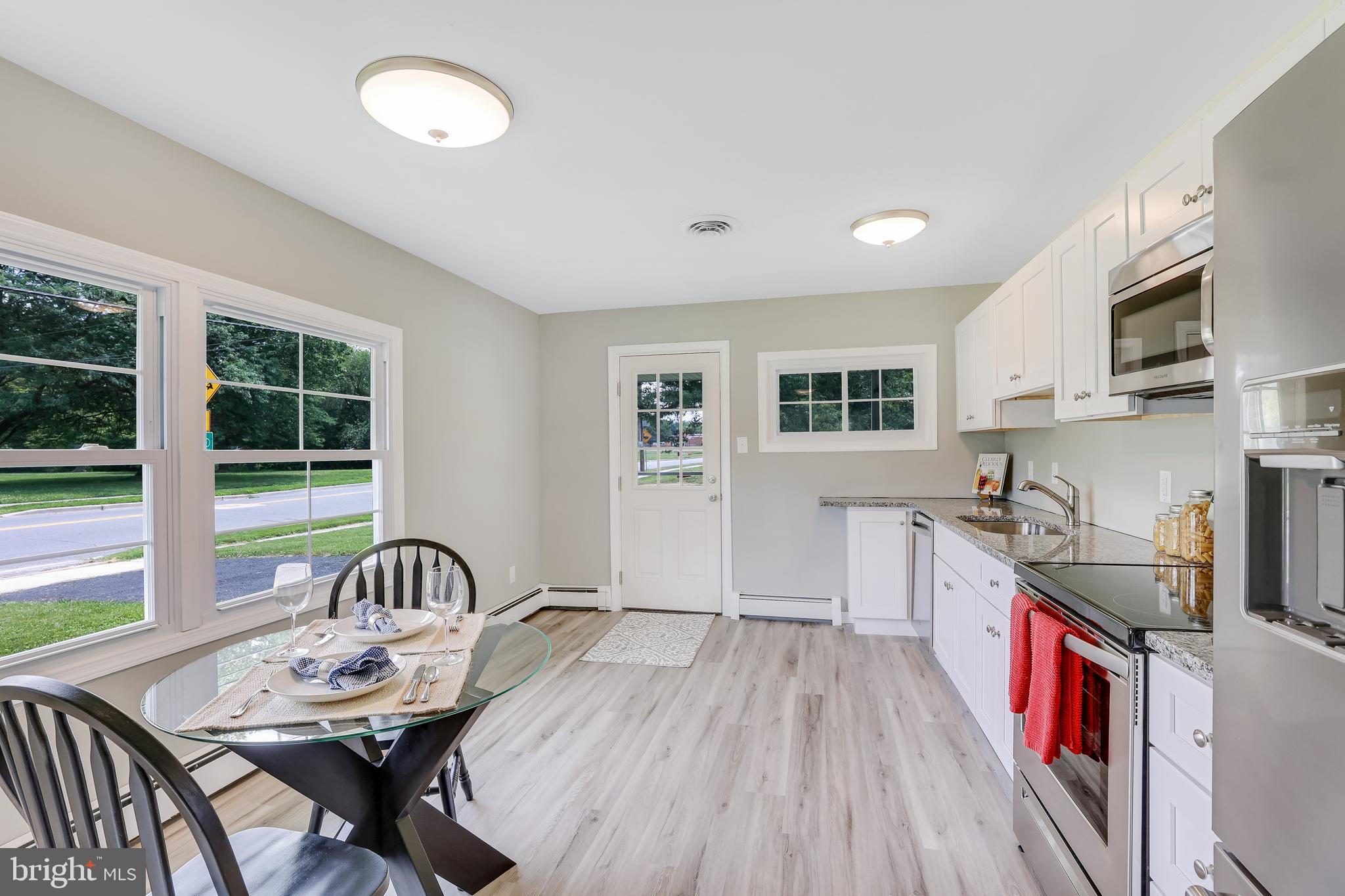 1001 Marrows Road Newark, DE 19713 - Photo 4 of 19 New Kitchen with Granite Countertops and SS applia