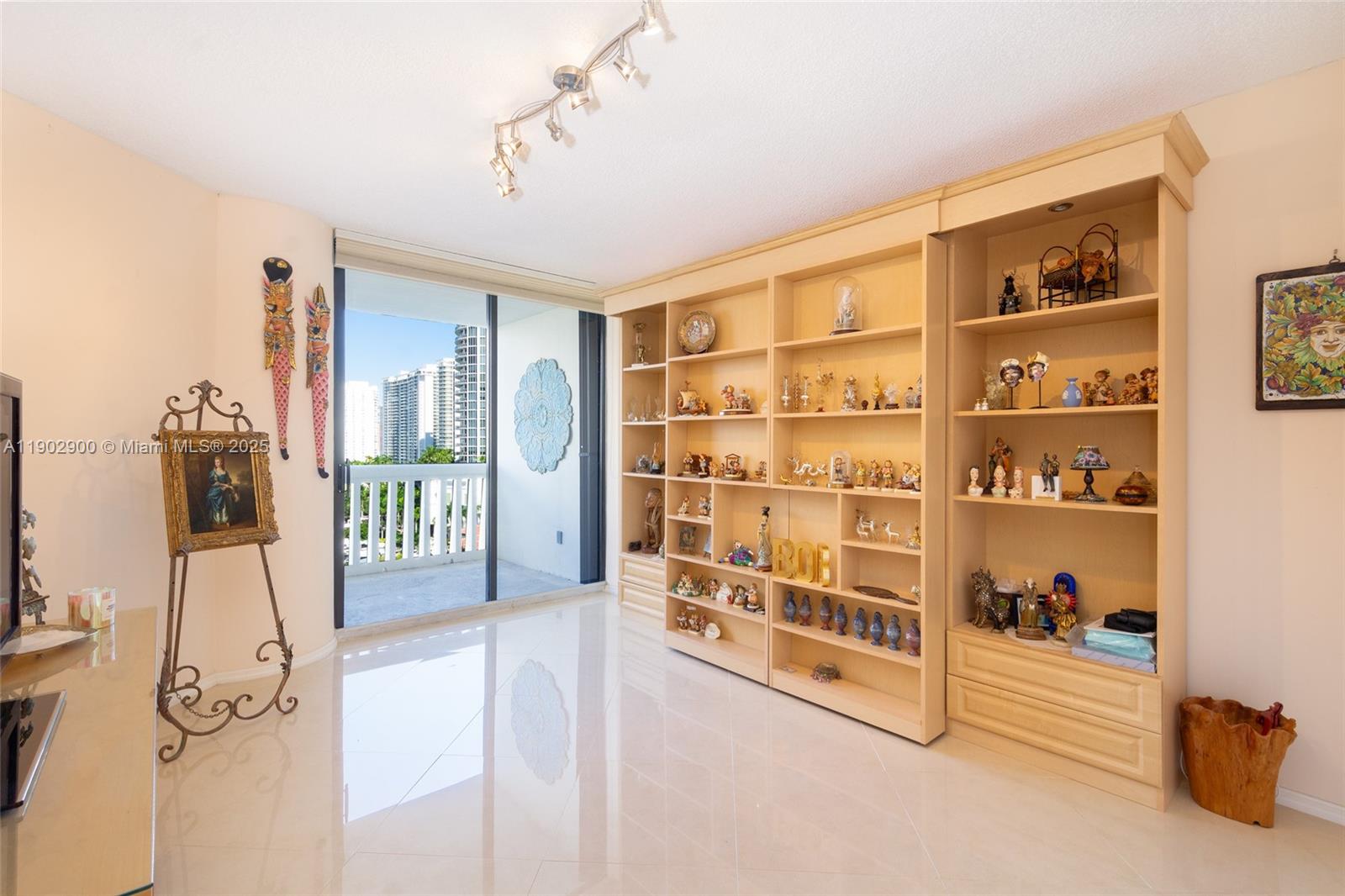 2000 Island Boulevard, Unit 1109 Aventura, FL 33160 - Photo 7 of 13 a view of livingroom with furniture
