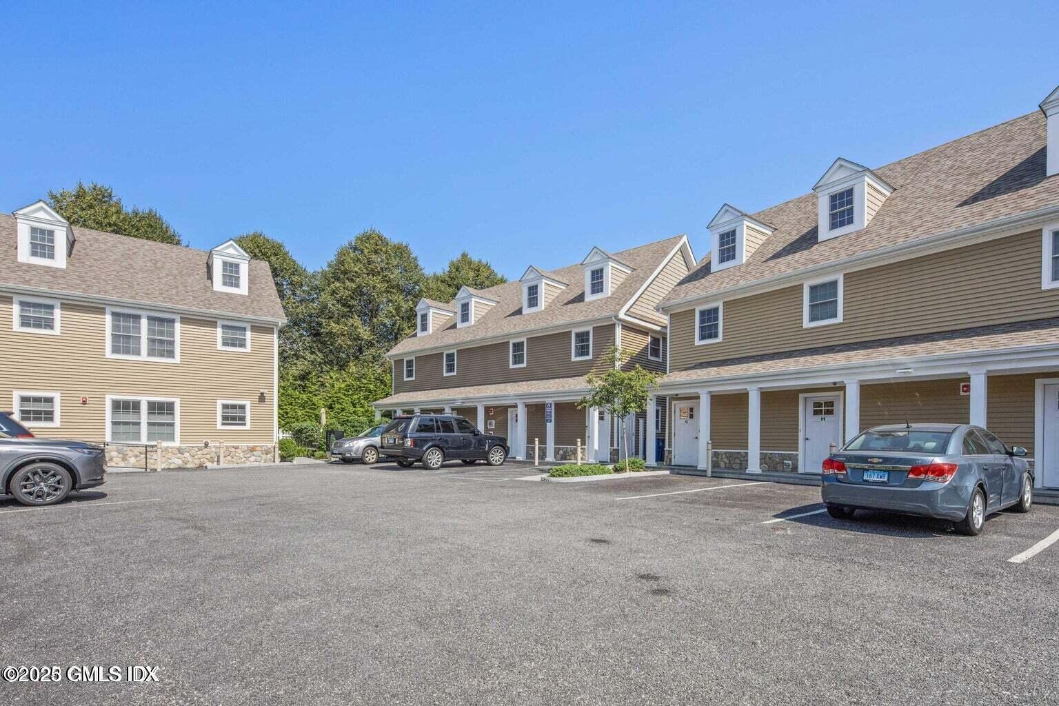 180 Ham D Front of Building