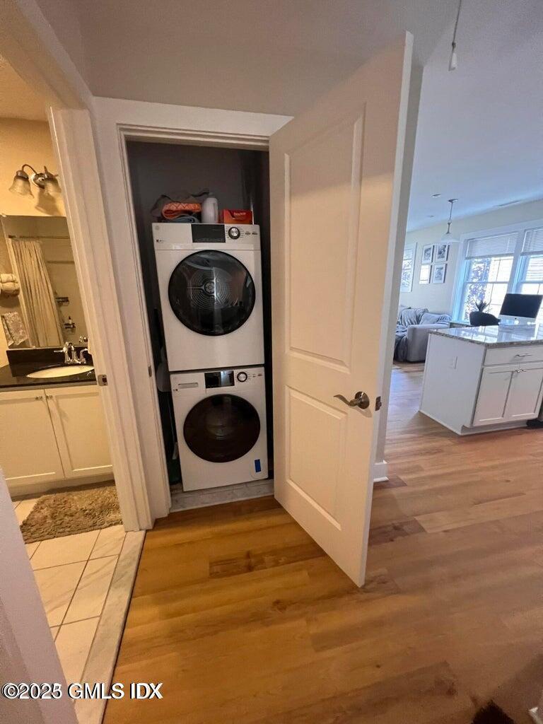 180 Hamilton Avenue, Unit D Greenwich, CT 06830 - Photo 6 of 7 180 Hamilton Ave D Washer-Dryer
