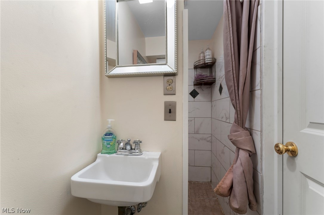 29045 Forestgrove Road Willowick, OH 44095 - Photo 22 of 27 Gallery Image 22
