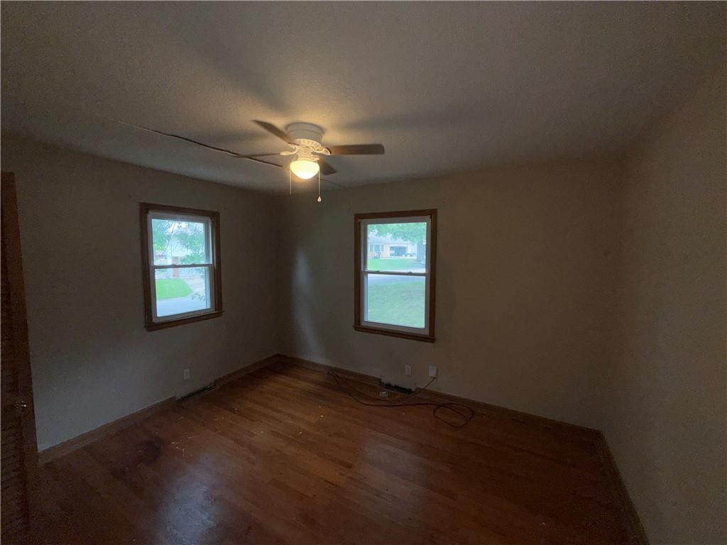 5008 Spring Street Kansas City, MO 64133 - Photo 25 of 36