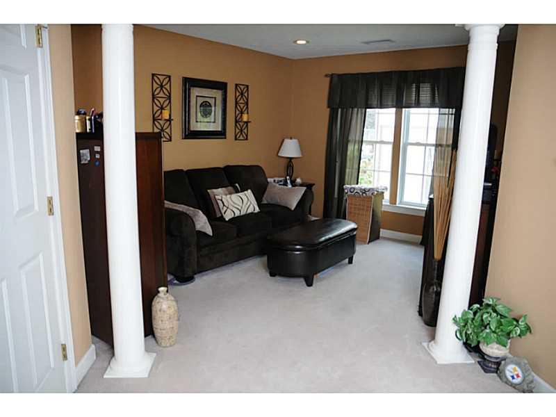 325 Buffalo Ridge Road Canonsburg, PA 15317 - Photo 10 of 25 Master Bedroom. 325 Buffalo Ridge Road Master Bedroom