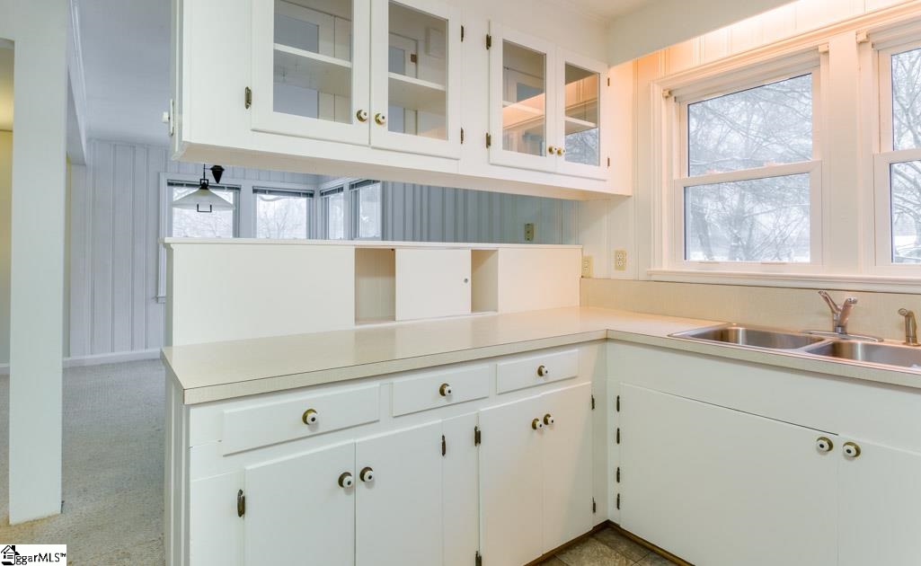 508 Parkins Mill Road Greenville, SC 29607 - Photo 8 of 20