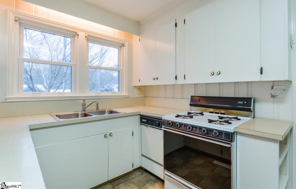 508 Parkins Mill Road Greenville, SC 29607 - Photo 9 of 20