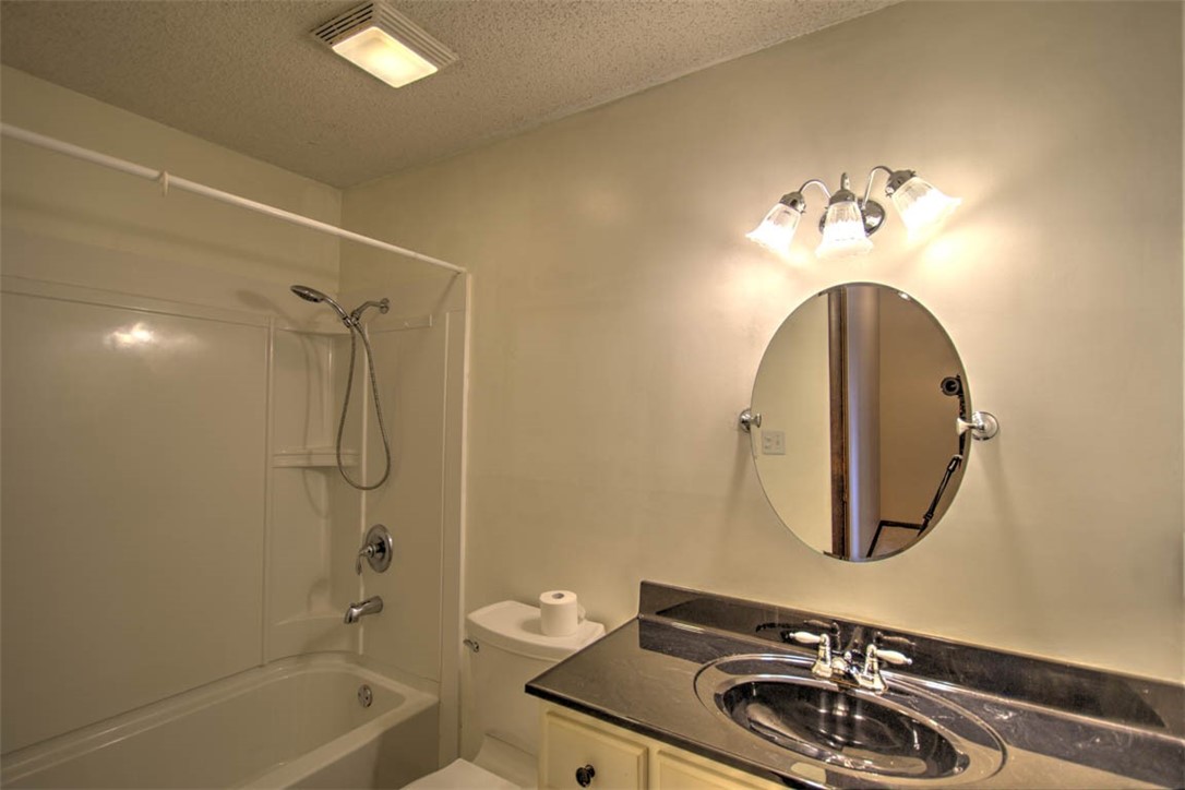 2705 Essex Place Decatur, IL 62521 - Photo 17 of 29 Gallery Image 17