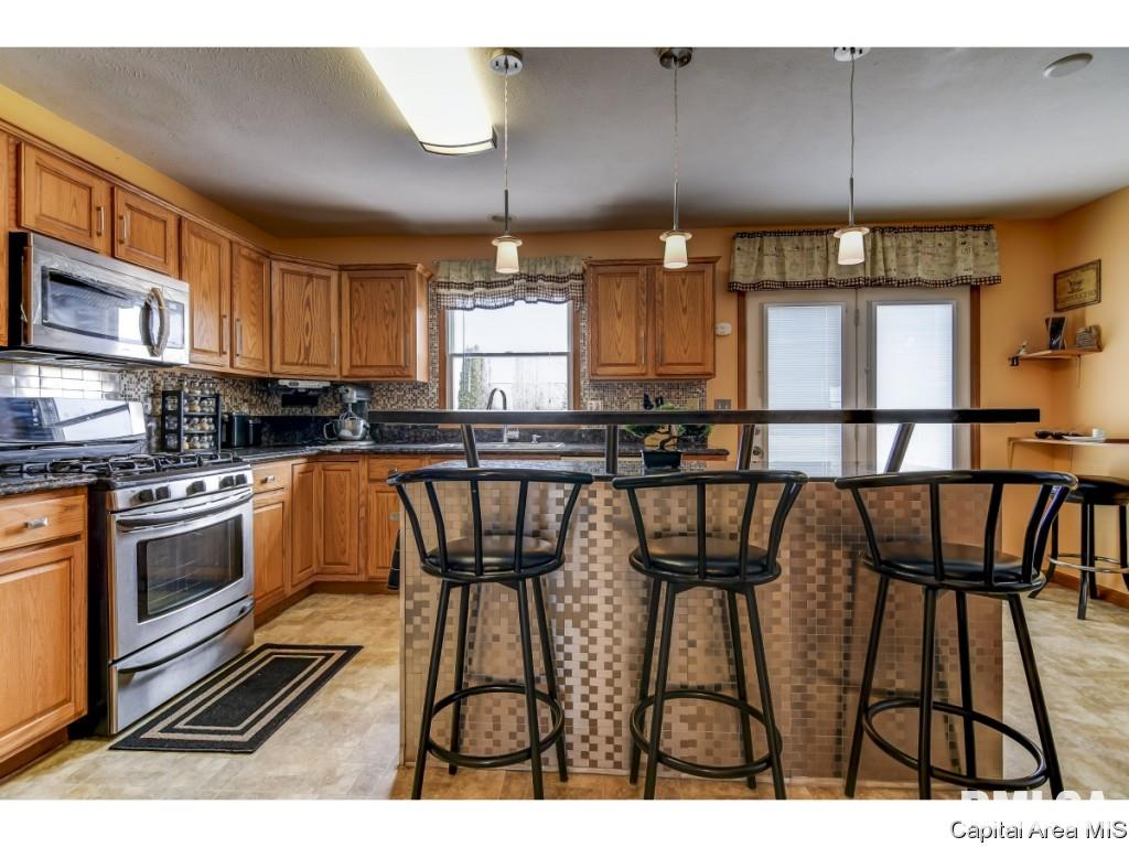 2404 Gander Road Springfield, IL 62711 - Photo 12 of 36