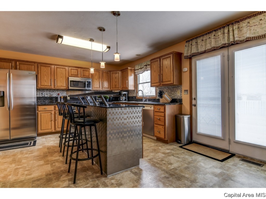 2404 Gander Road Springfield, IL 62711 - Photo 7 of 36