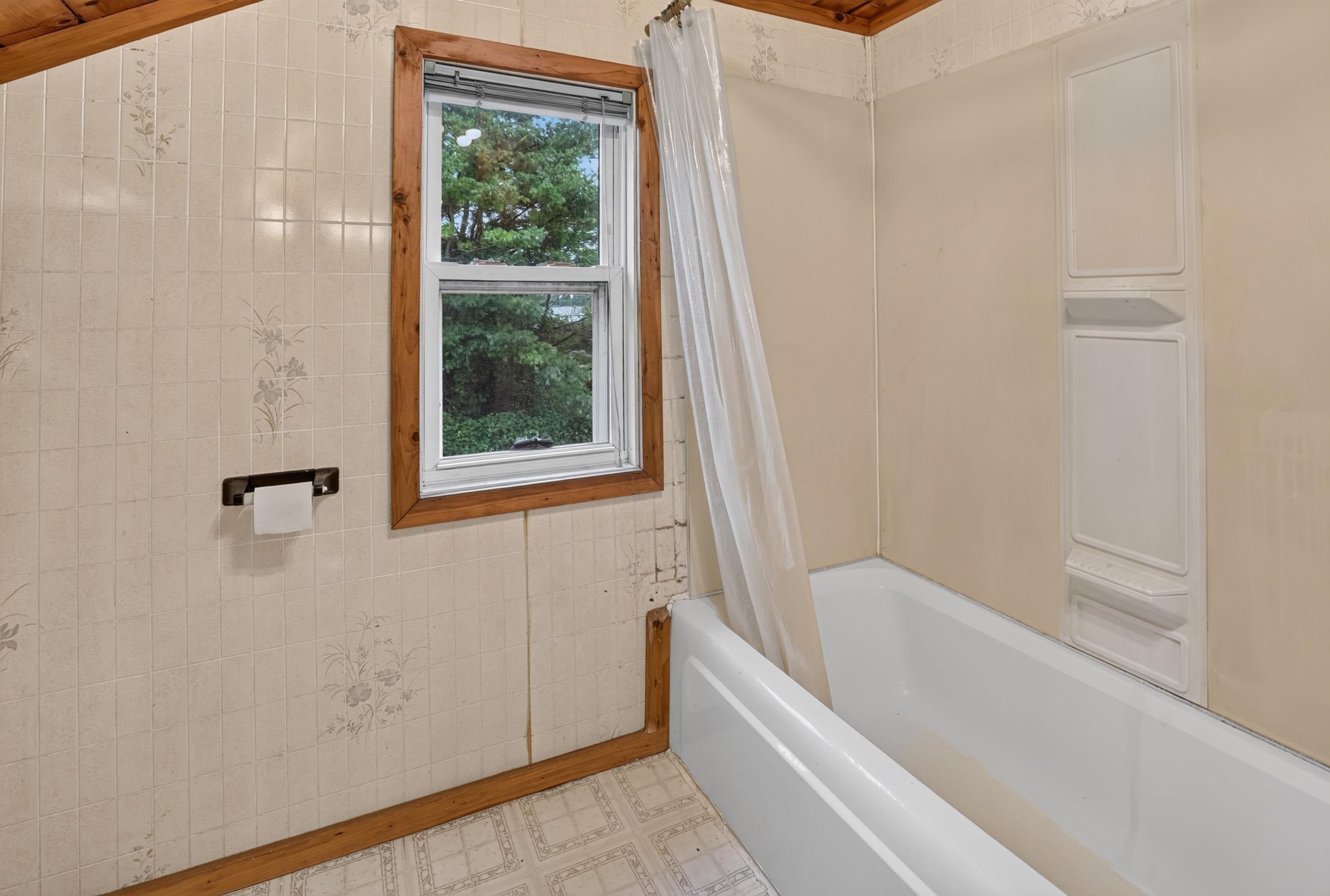 5441 North Huron Road Pinconning, MI 48650 - Photo 23 of 42 Gallery Image 23