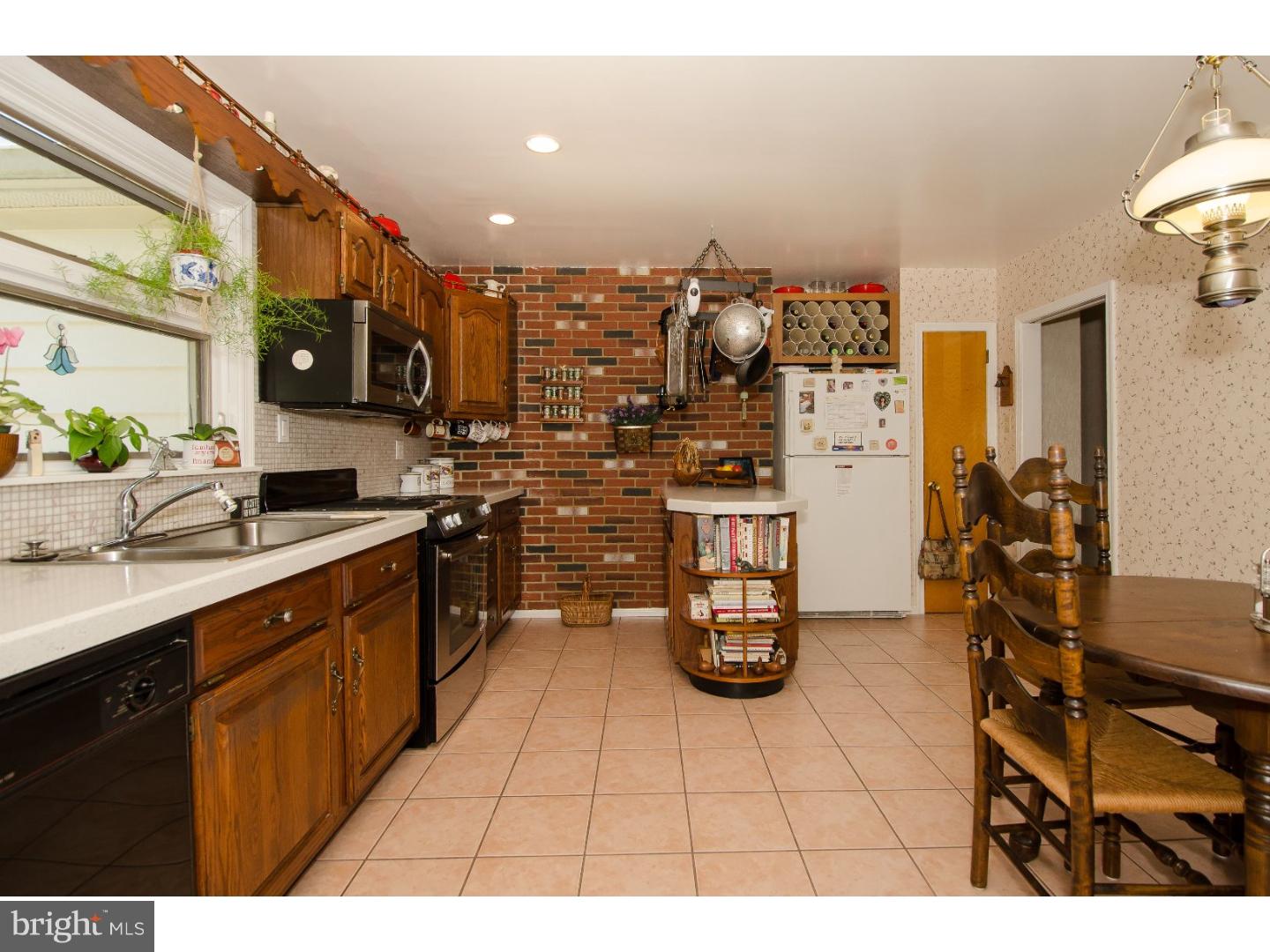 54 Schoolhouse Road Churchville, PA 18966 - Photo 8 of 25 Kitchen