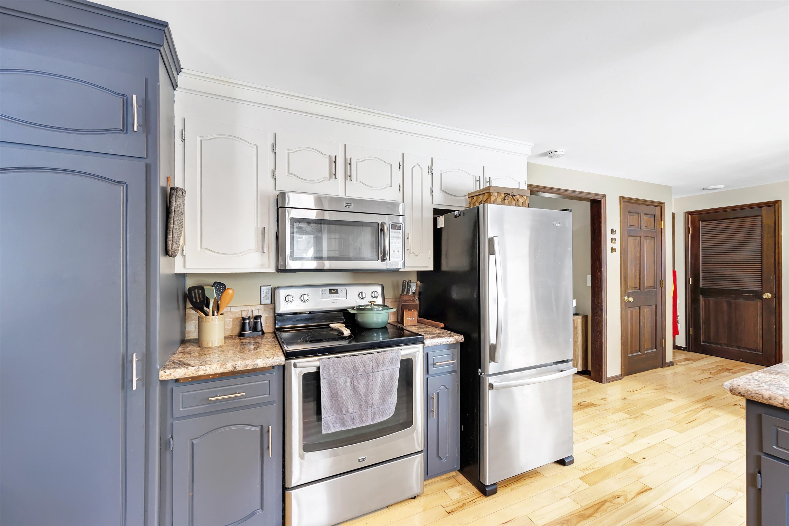 253 Scout Way De Pere, WI 54115 - Photo 9 of 46