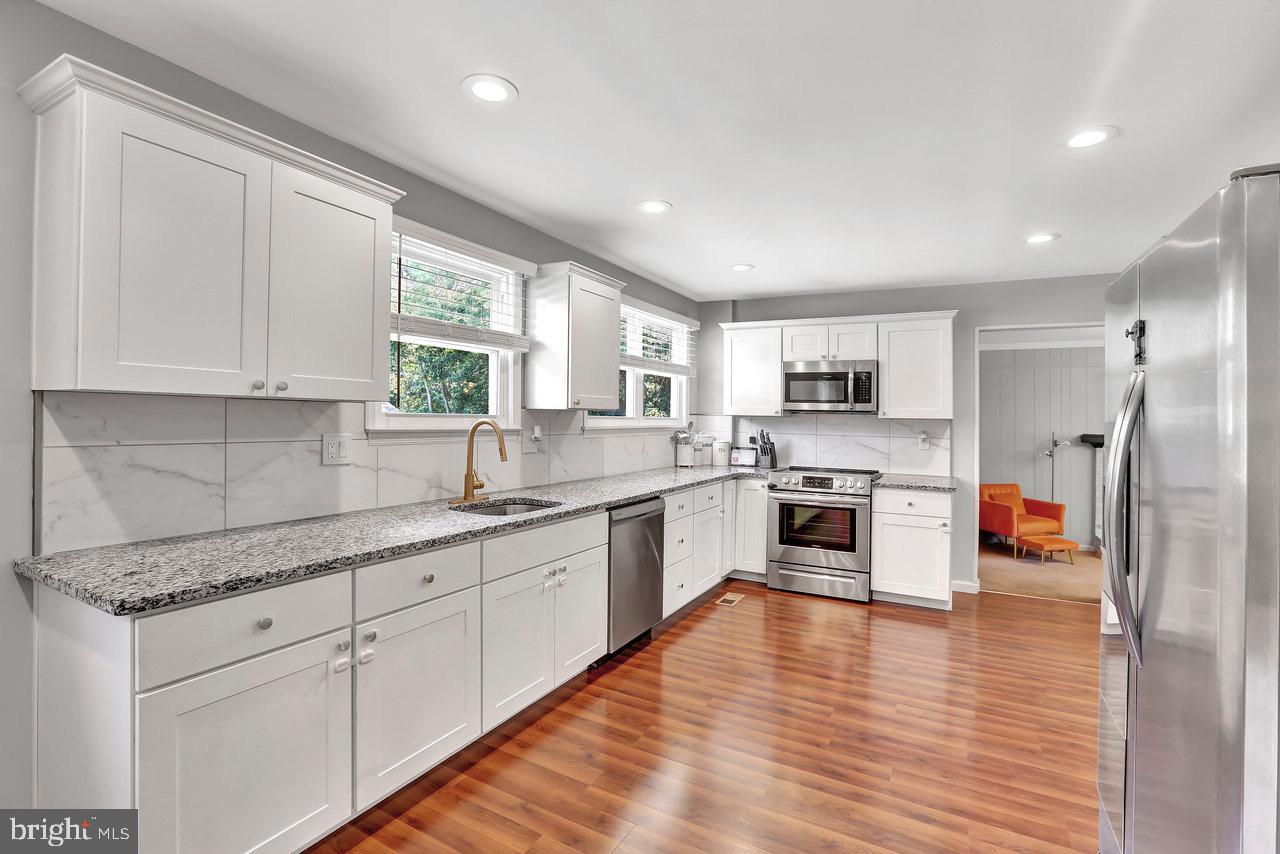 244 Briarwood Road West Berlin, NJ 08091 - Photo 9 of 26 Gallery Image 9