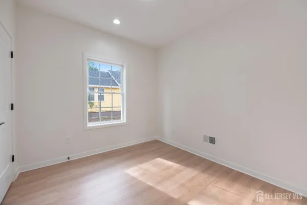 $750,000 | 1758 South 2nd Street, Piscataway, NJ 08854