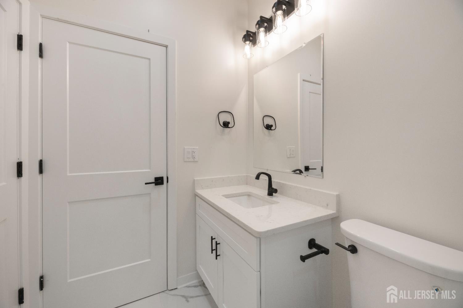 1758 South 2nd Street Piscataway, NJ 08854 - Photo 17 of 51