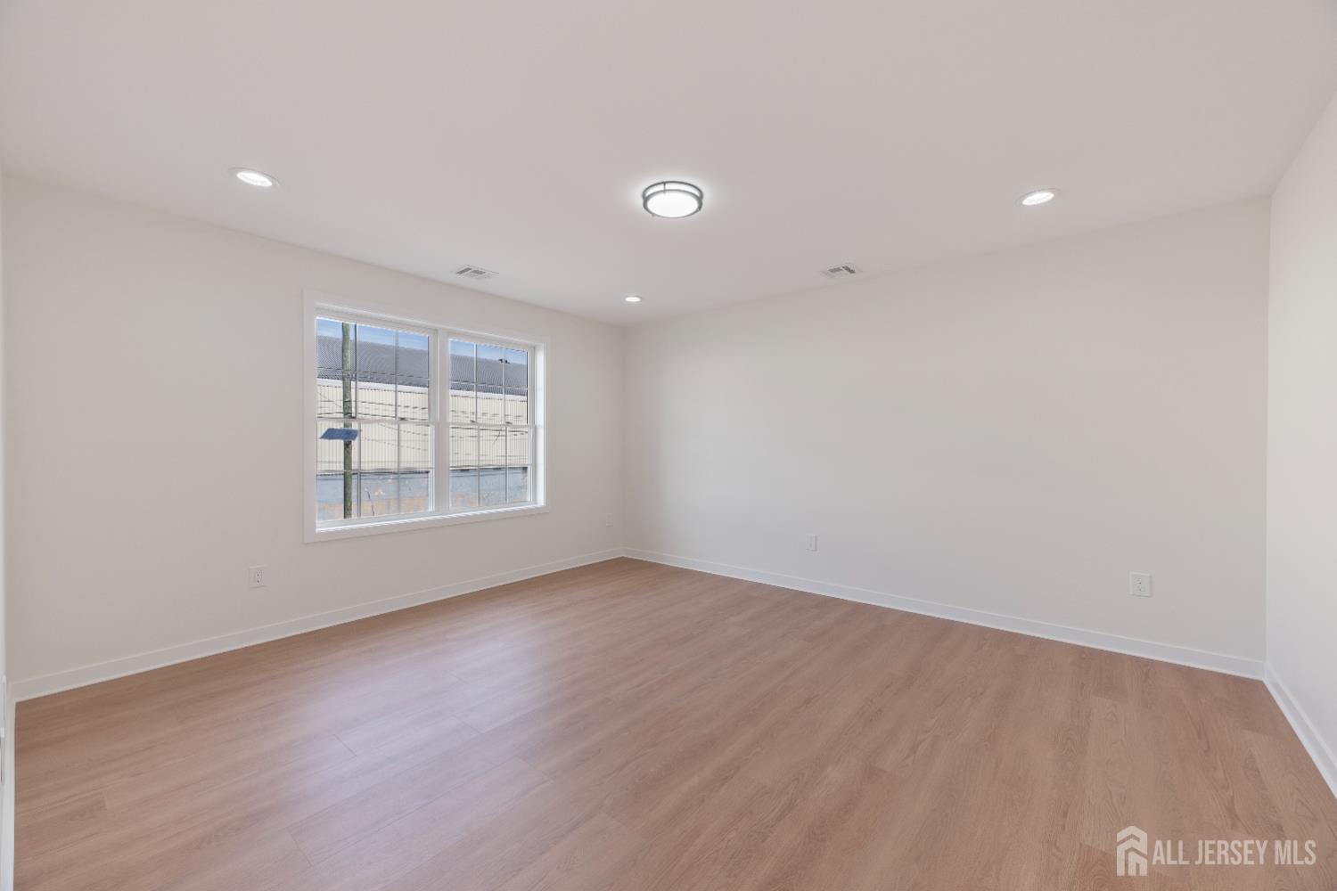 1758 South 2nd Street Piscataway, NJ 08854 - Photo 23 of 51