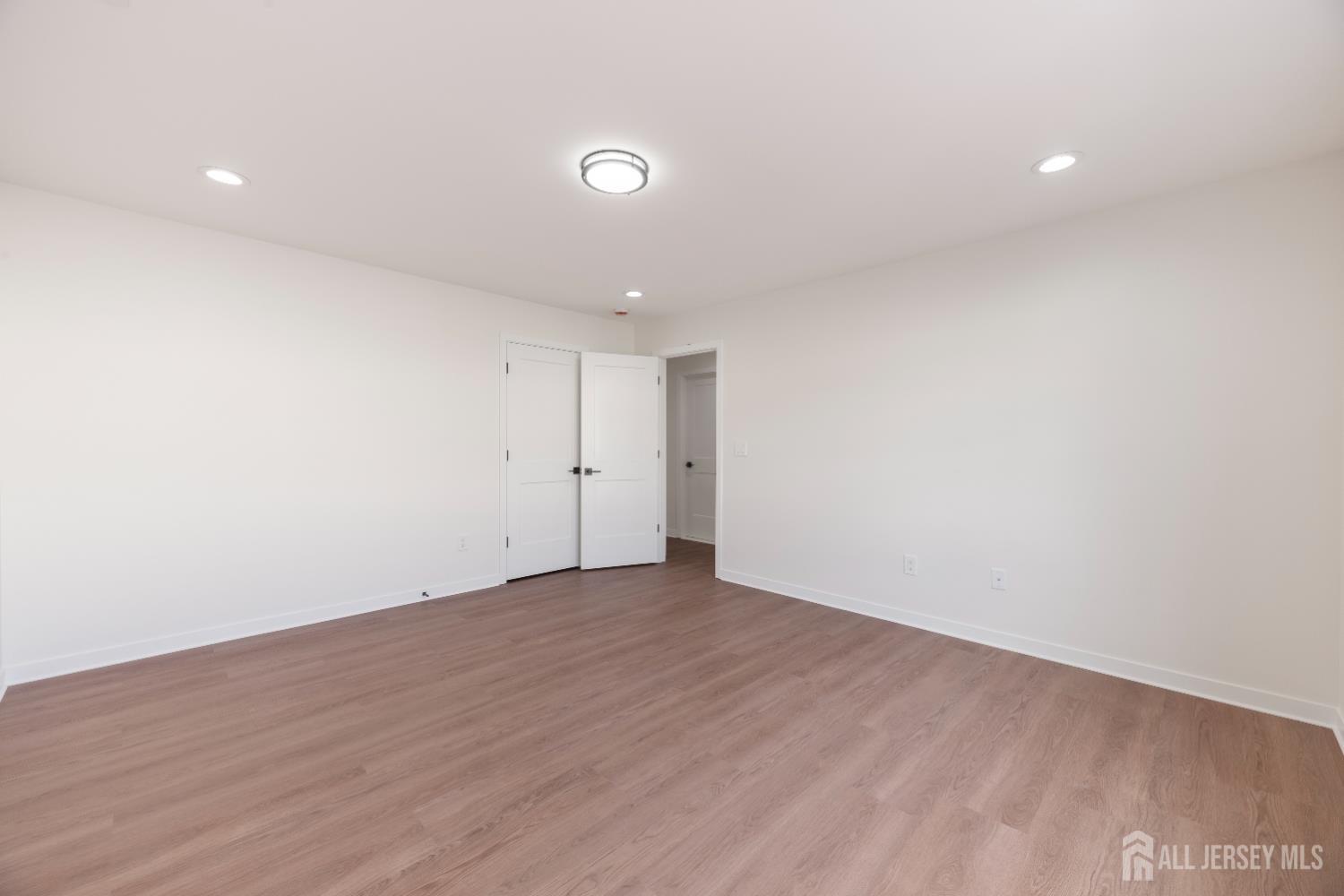 1758 South 2nd Street Piscataway, NJ 08854 - Photo 24 of 51