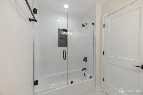 $750,000 | 1758 South 2nd Street, Piscataway, NJ 08854