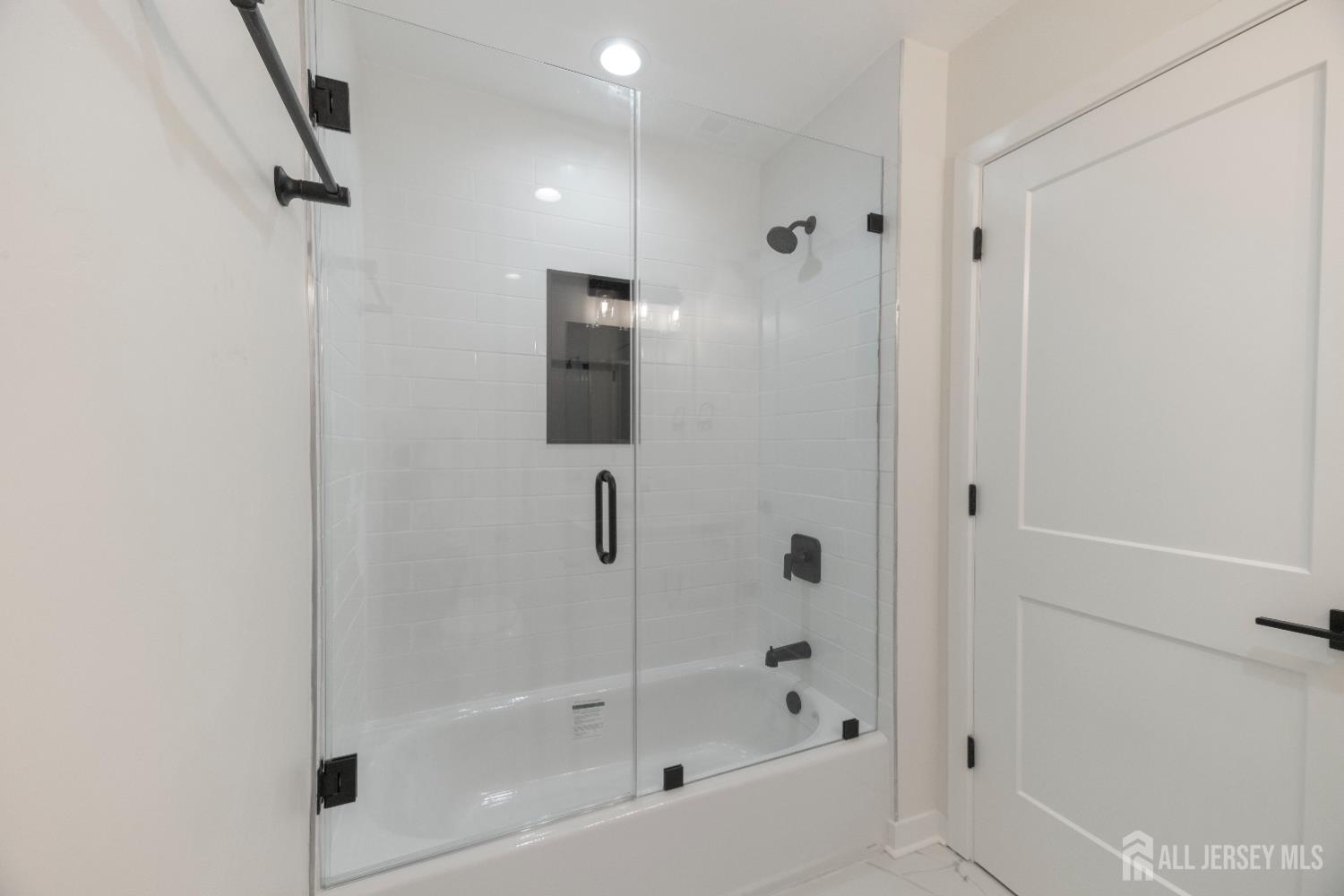 1758 South 2nd Street Piscataway, NJ 08854 - Photo 26 of 51