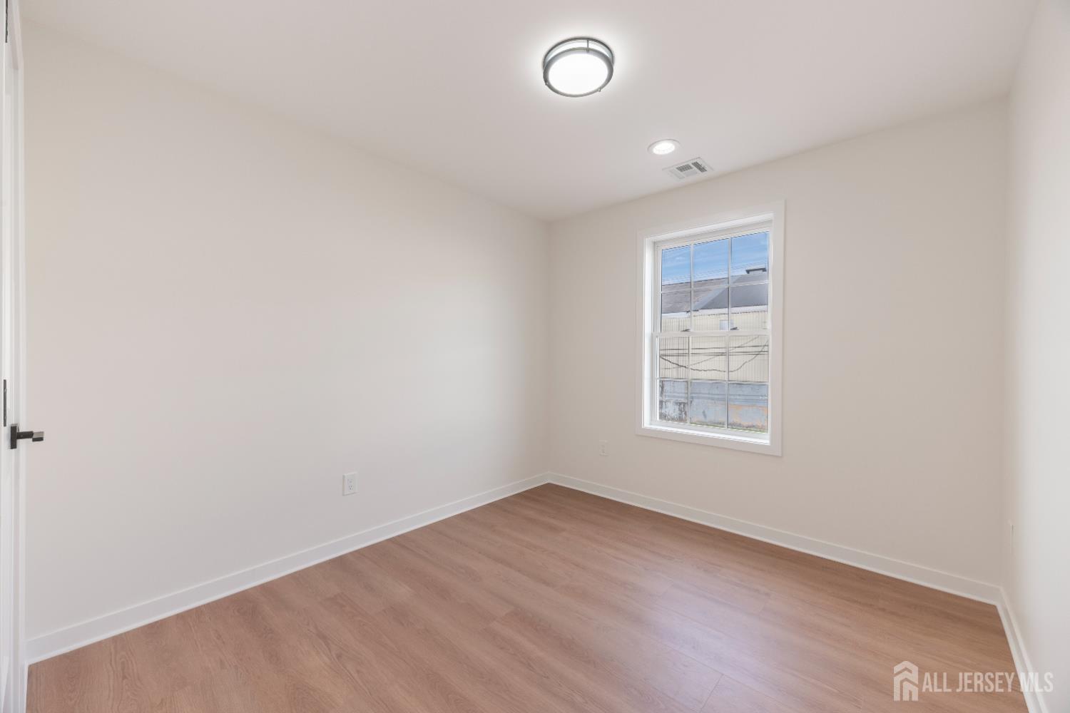 1758 South 2nd Street Piscataway, NJ 08854 - Photo 28 of 51