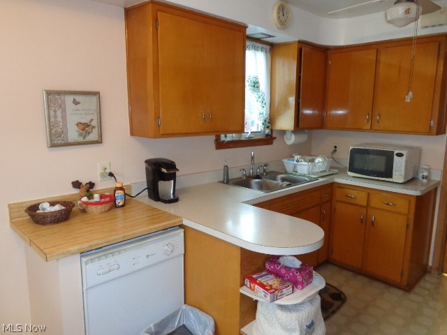6856 Maplewood Road Parma Heights, OH 44130 - Photo 9 of 22 Kitchen
