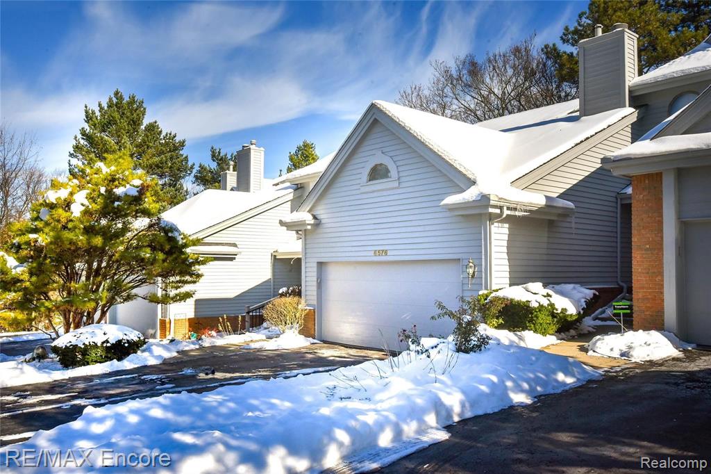 6576 Ridgeview Drive Clarkston, MI 48346 - Photo 2 of 75