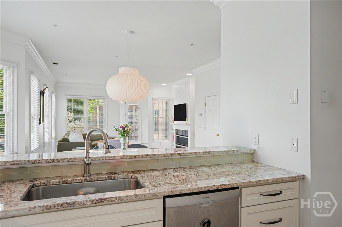 340 West Jones Street Savannah, GA 31401 - Photo 17 of 33