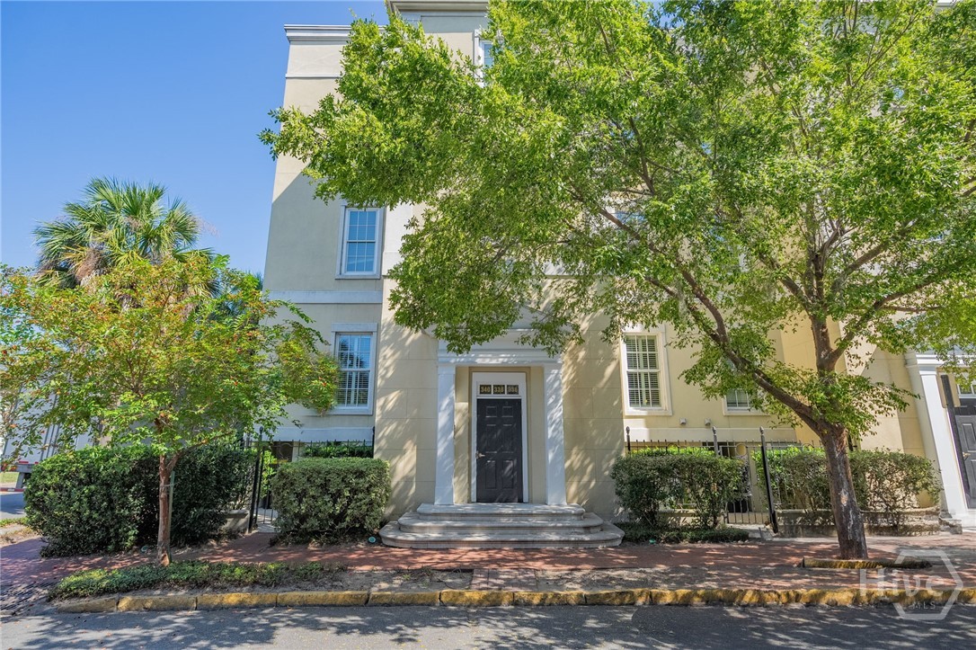 340 West Jones Street Savannah, GA 31401 - Photo 2 of 33