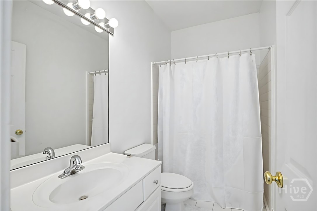 340 West Jones Street Savannah, GA 31401 - Photo 26 of 33 2nd bedroom with ensuite bathroom