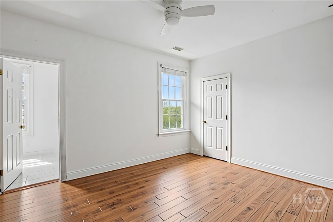 340 West Jones Street Savannah, GA 31401 - Photo 28 of 33 3rd bedroom with ensuite bathroom
