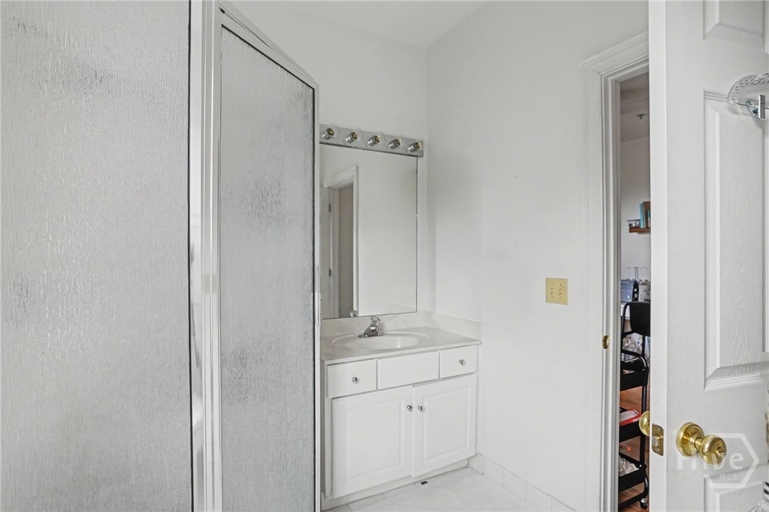 340 West Jones Street Savannah, GA 31401 - Photo 29 of 33 3rd bedroom with ensuite bathroom