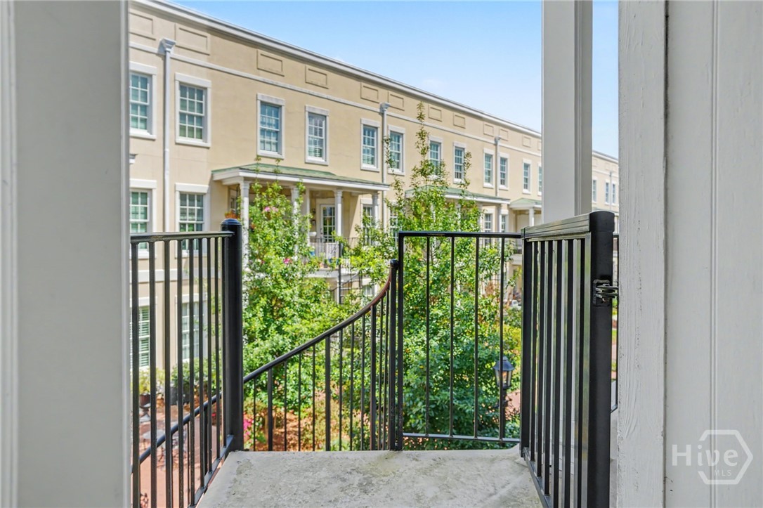 340 West Jones Street Savannah, GA 31401 - Photo 7 of 33