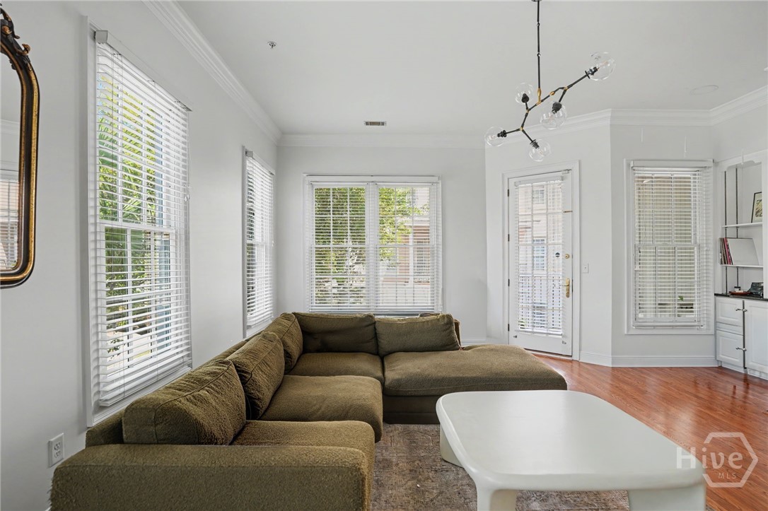340 West Jones Street Savannah, GA 31401 - Photo 10 of 33