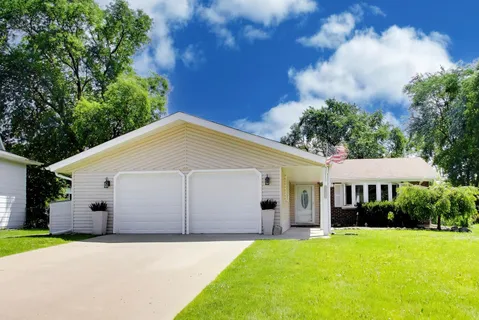 $470,000 | 1113 West Weathersfield Way, Schaumburg, IL 60193