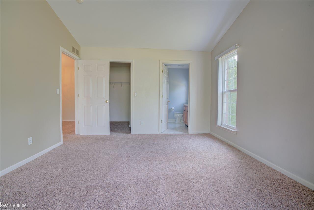1868 Flagstone Circle Rochester, MI 48307 - Photo 26 of 41 50009521-25.JPG