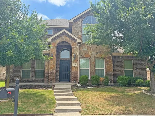 $379,900 | 421 Sunnyside Lane, Red Oak, TX 75154