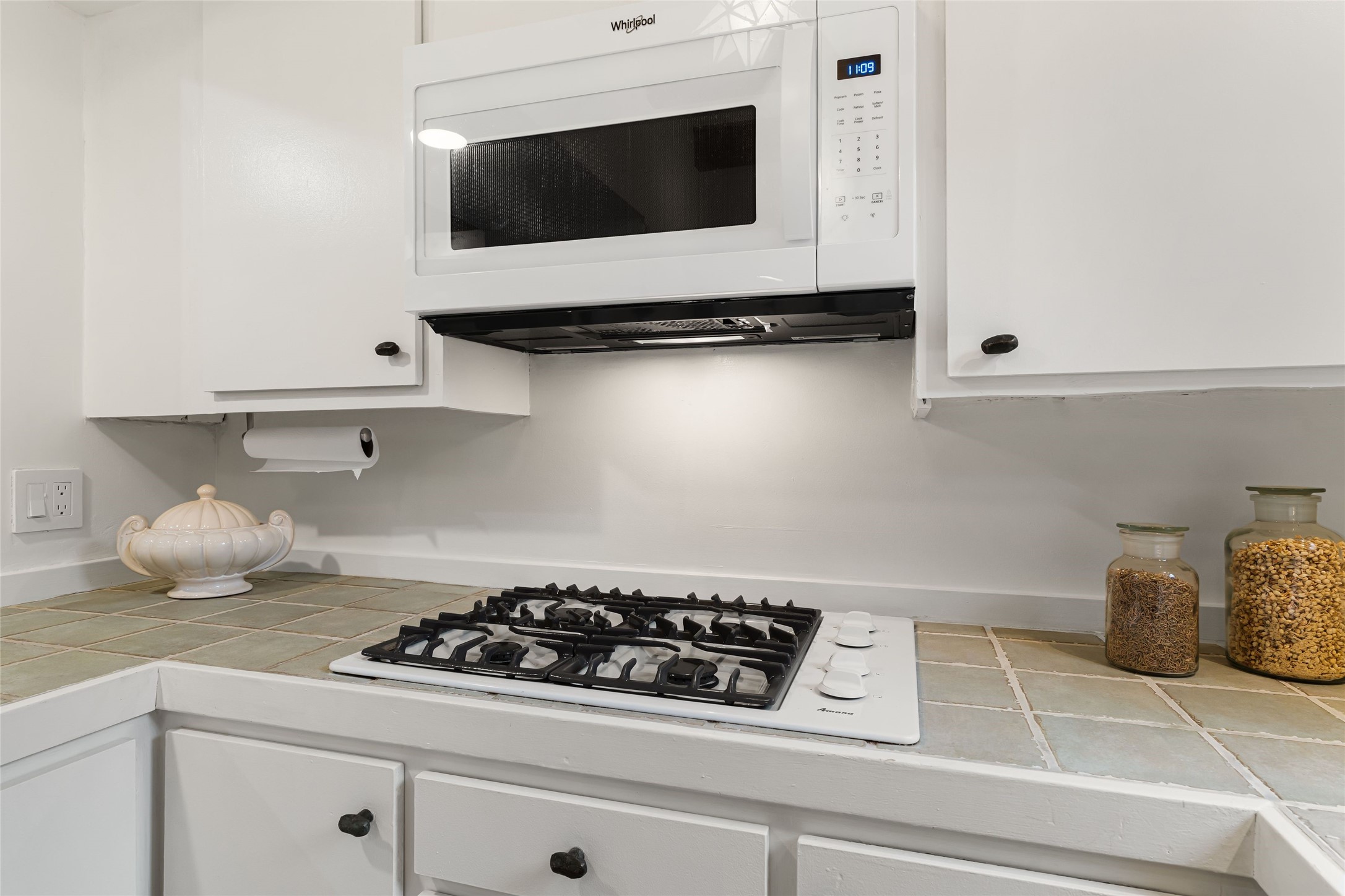 722 Bishops Lodge Road Santa Fe, NM 87501 - Photo 10 of 33 Gallery Image 10