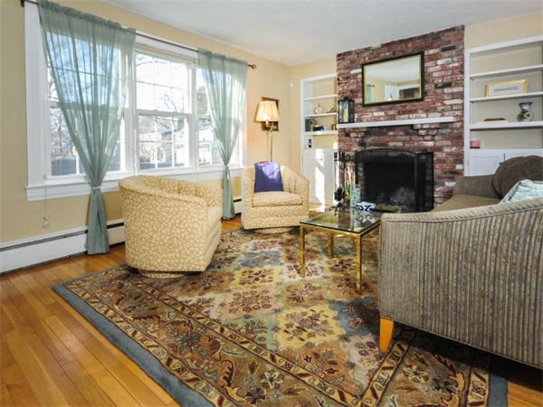 14 Barrett Street Needham, MA 02492 - Photo 2 of 17 Gallery Image 2