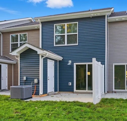 $215,900 | 127 Quarry Point Drive, Unit C127, Clarksville, TN 37043