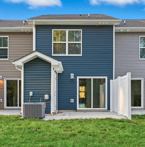 $215,900 | 127 Quarry Point Drive, Unit C127, Clarksville, TN 37043