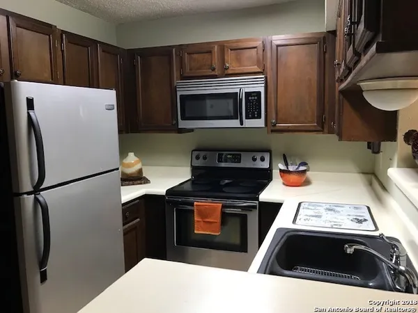 $750 | 4107 Medical Drive, Unit 8105, San Antonio, TX 78229