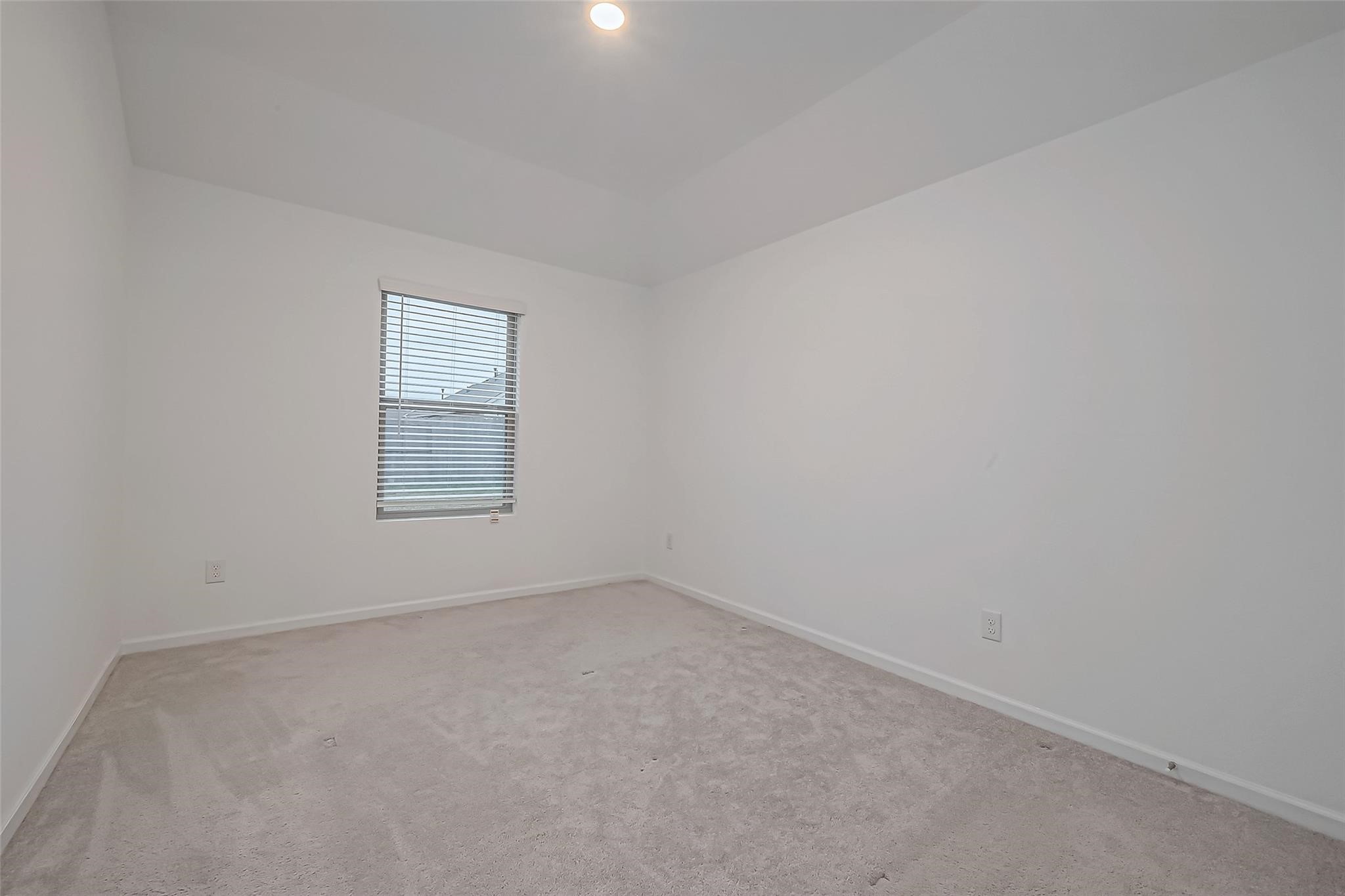 3712 Windy Brk Road Rosenberg, TX 77469 - Photo 24 of 36 an empty room with a window