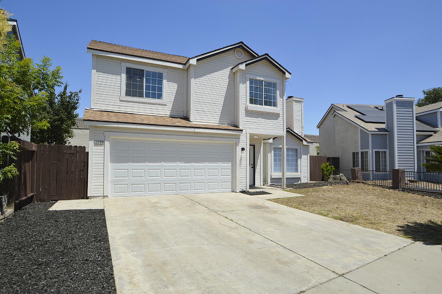 3290 North Rafael Avenue Fresno, CA 93722 - Photo 2 of 10