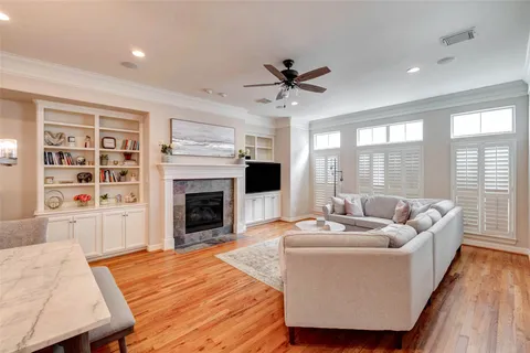 $465,000 | 610 Leverkuhn Street, Houston, TX 77007
