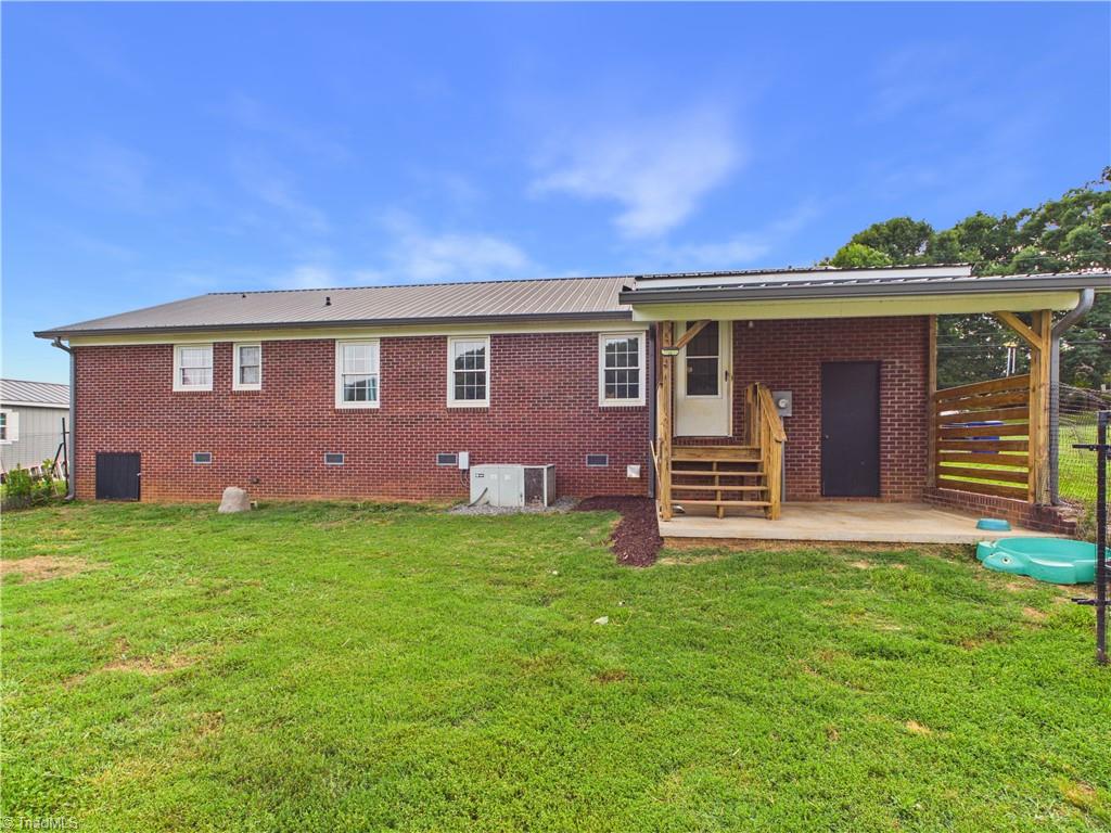 5476 Jesse Small Road Randleman, NC 27317 - Photo 4 of 31