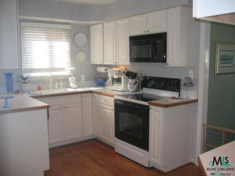 405 Moran Road Grosse Pointe, MI 48236 - Photo 3 of 7 729256-2.JPG