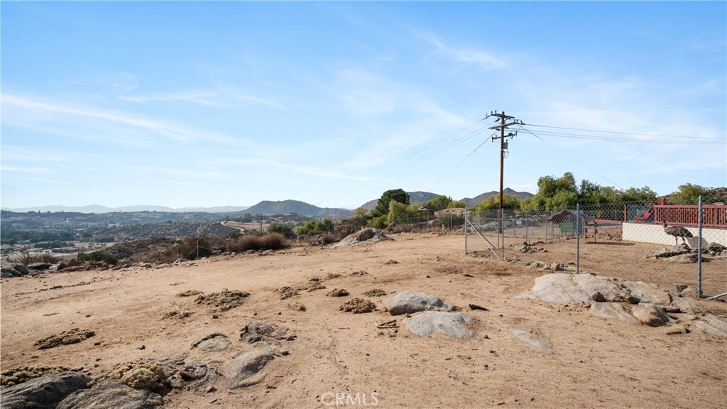 39551 Intrepid Road Temecula, CA 92592 - Photo 12 of 45