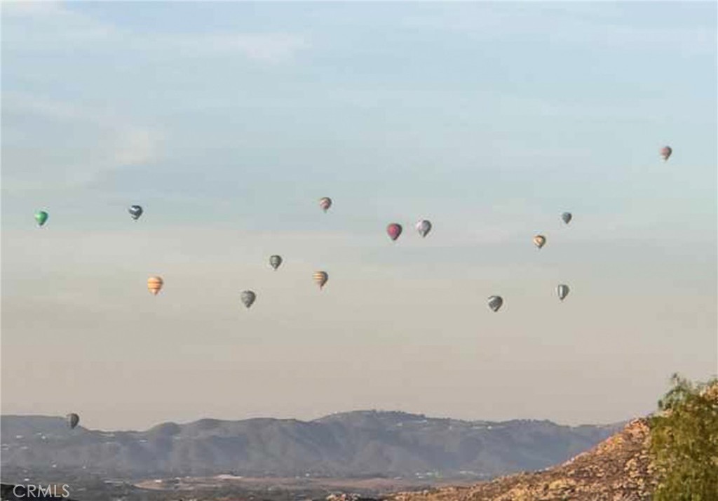 39551 Intrepid Road Temecula, CA 92592 - Photo 5 of 45