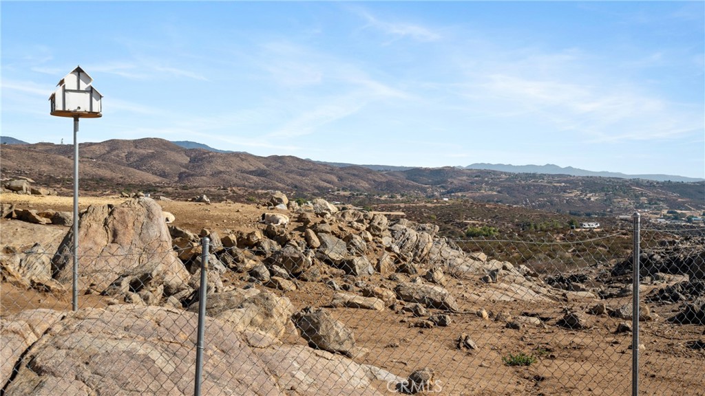 39551 Intrepid Road Temecula, CA 92592 - Photo 7 of 45